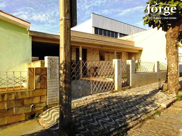 Casa à venda com 3 quartos, 250m² - Foto 1